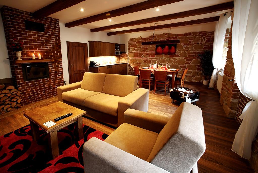 פלזן Apartments & Suites Zluta Hruska מראה חיצוני תמונה
