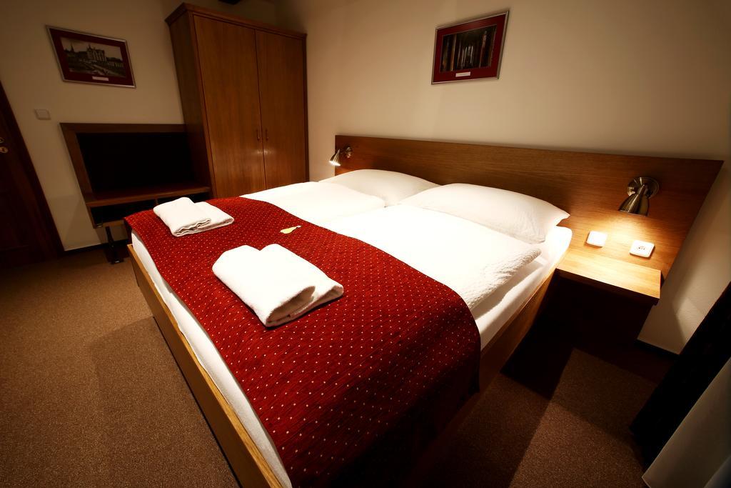 פלזן Apartments & Suites Zluta Hruska מראה חיצוני תמונה
