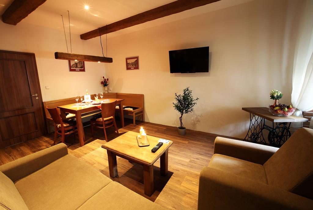 פלזן Apartments & Suites Zluta Hruska מראה חיצוני תמונה