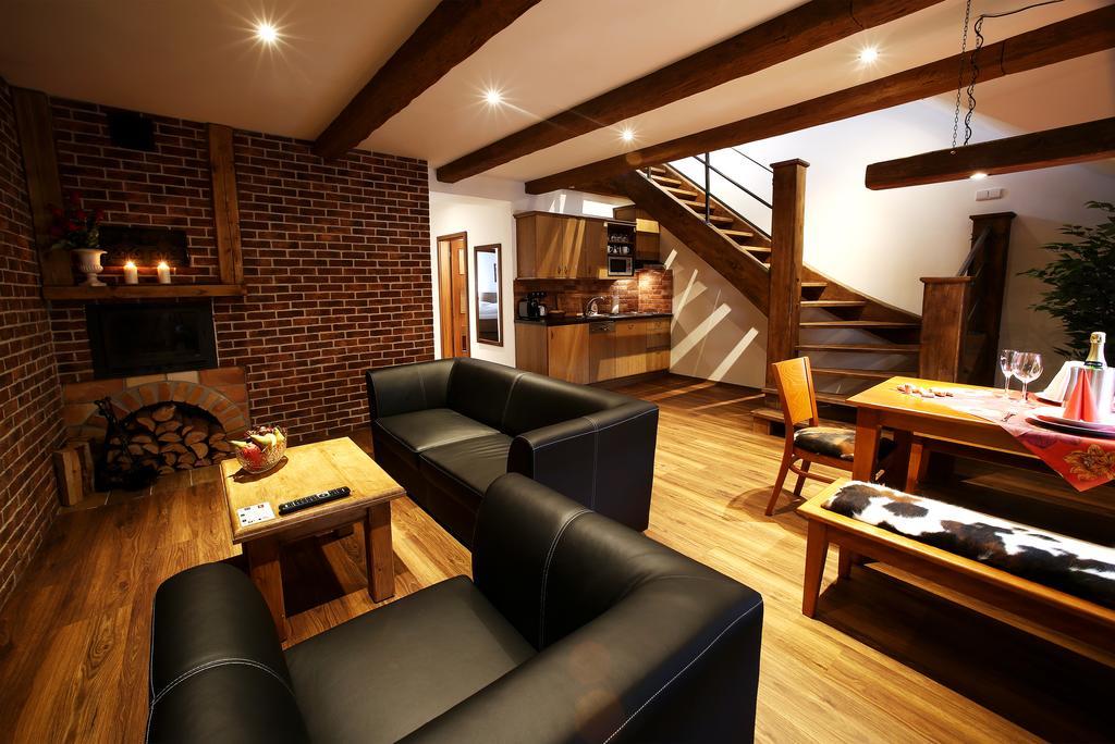 פלזן Apartments & Suites Zluta Hruska מראה חיצוני תמונה