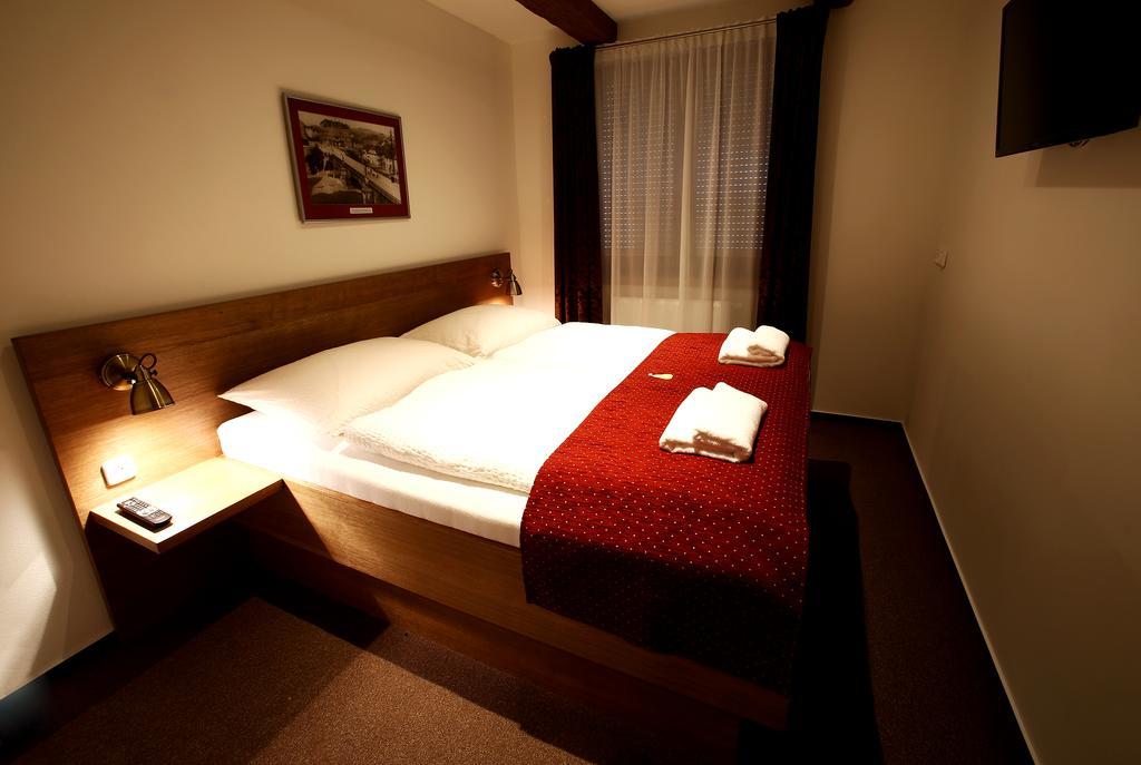 פלזן Apartments & Suites Zluta Hruska מראה חיצוני תמונה