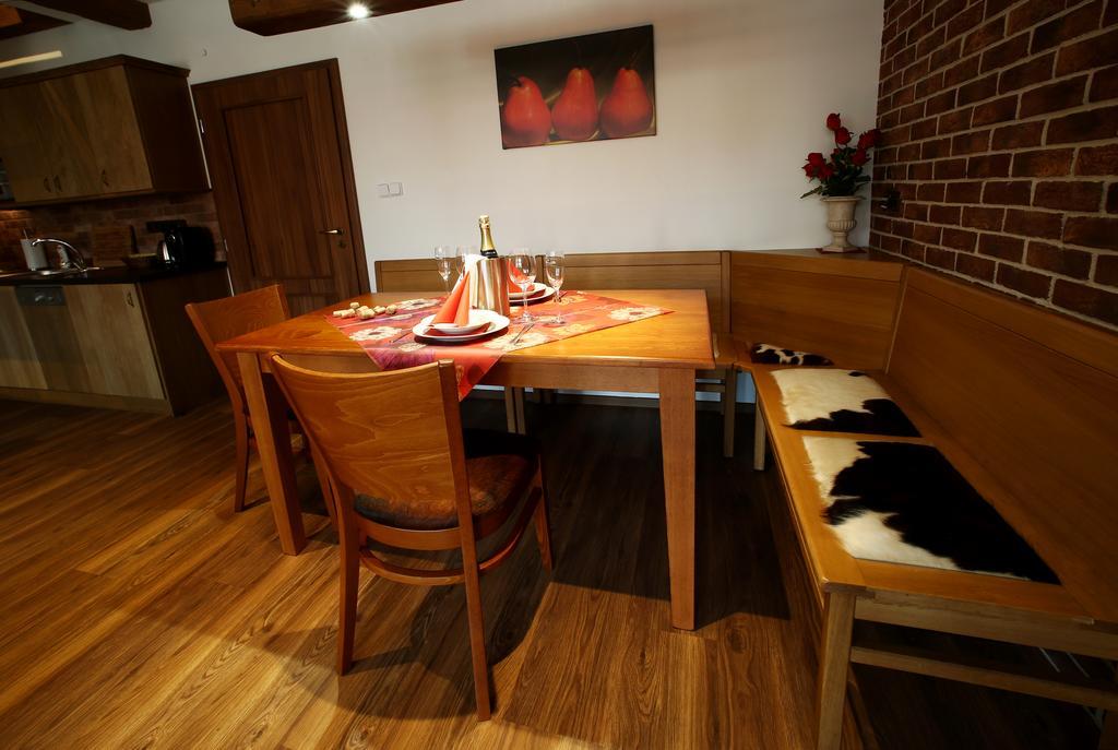 פלזן Apartments & Suites Zluta Hruska מראה חיצוני תמונה